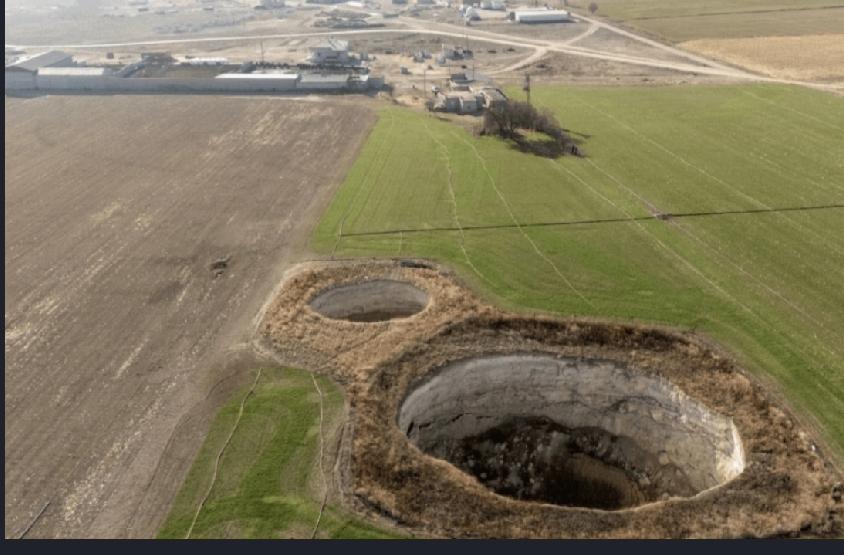 被誉为土耳其“粮仓”的中部科尼亚平原（Konya），正遭遇一场前所未有的地质灾难