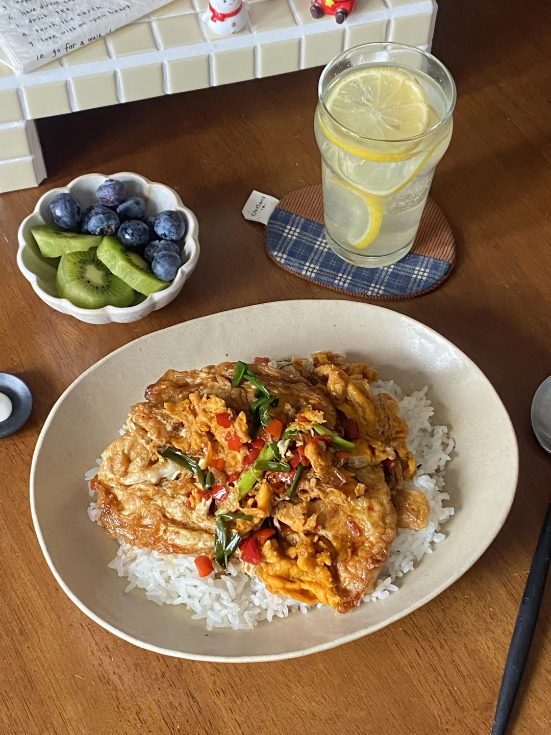 一人食午餐｜超下饭的酸辣油爆醋炒蛋盖饭🥄