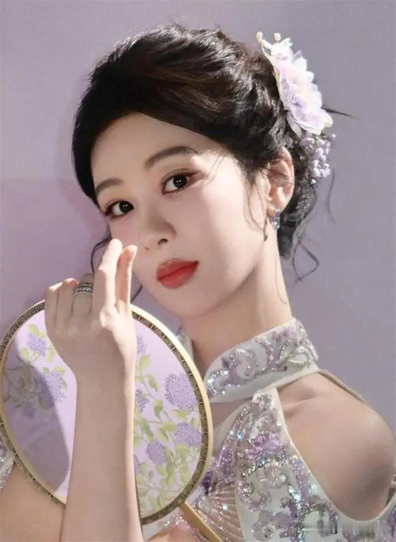迪丽热巴和杨紫你更喜欢谁的剧两位演员各有特色，很难分出高下。杨紫擅长现实、古偶温