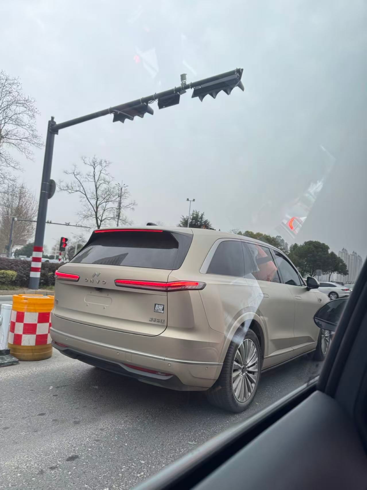 一抬头看到自己之前卖掉的车，什么感受。 