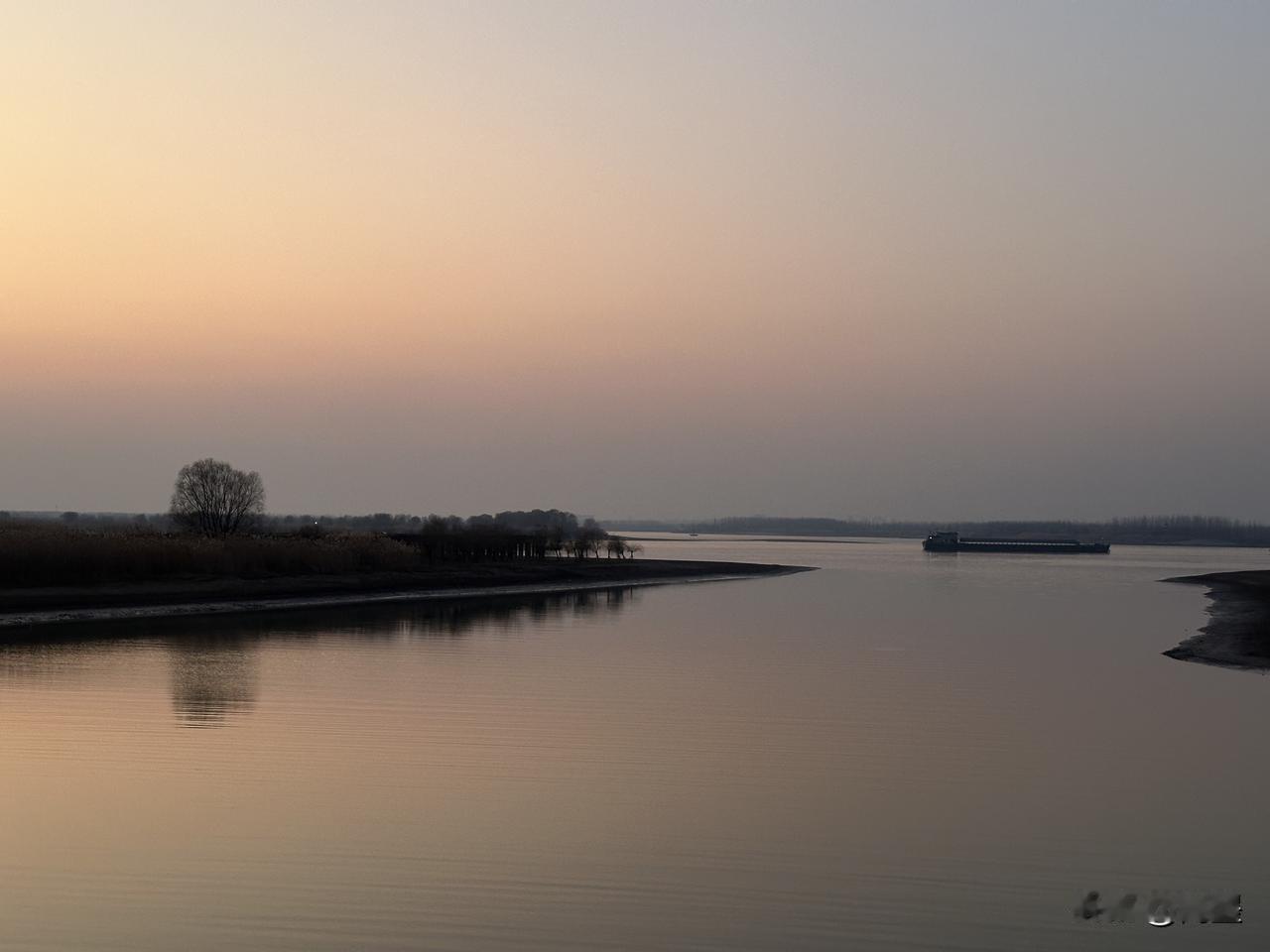 有的时候，客气不是为了表达礼貌，而是为了制造距离[大笑][大笑][大笑]