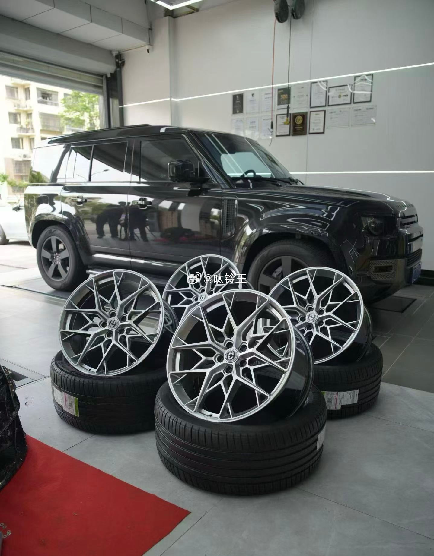 路虎卫士 for 🇺🇸HRE FF10 • 22寸 