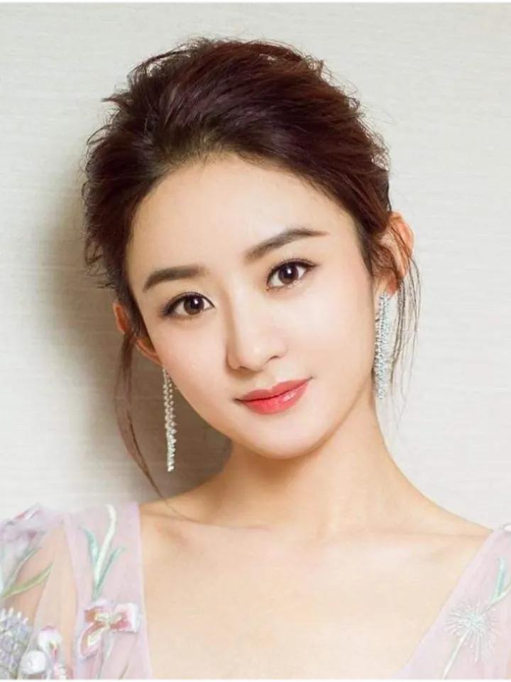 赵丽颖获欧珀莱代言，唐嫣则瞄准欧莱雅高端市场

在娱乐圈的品牌代言竞争中，赵丽颖