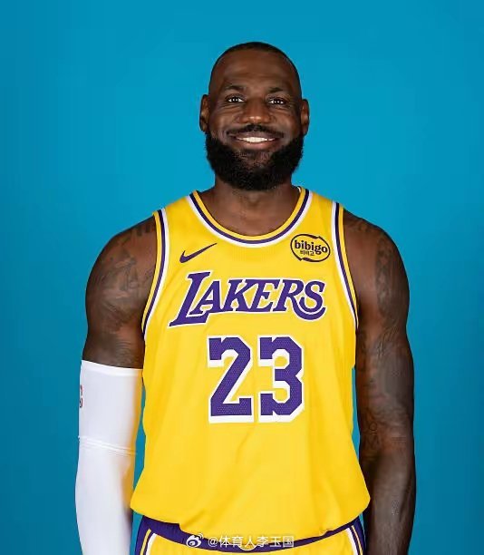 詹姆斯生涯数据更新3.2（对阵国王）！老詹24+1+5湖人2连胜西部第6！本场数