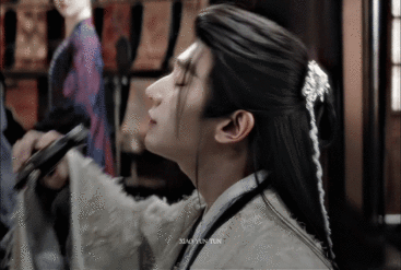 夏之光演绿茶男有一套的救命夏之光也太会演绿茶了吧！武拾光一凶他就装委屈摔倒，台词