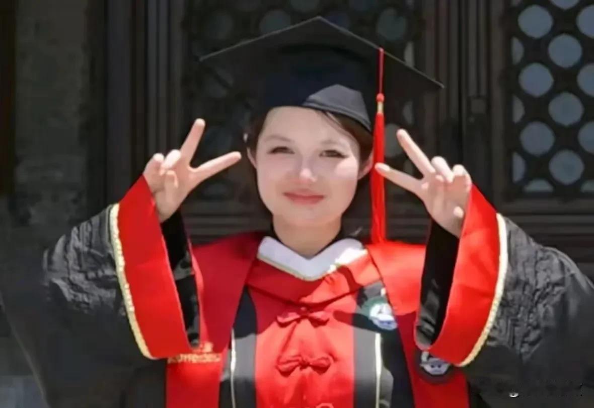 质疑董小姐，羡慕董小姐，但成不了董小姐！
我的孩子今年初三，六月过后她的同龄人中