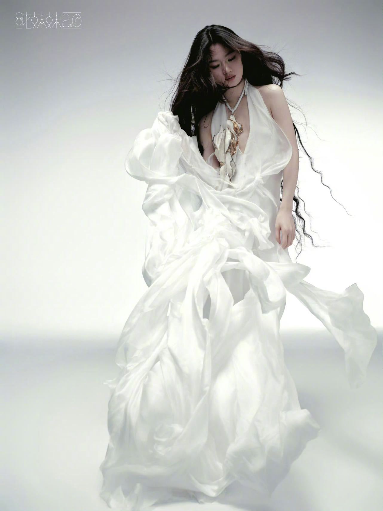 单依纯在音著协的登记作品为0唱得好和写得好是两码事吧。有人擅长用声音讲故事，有人