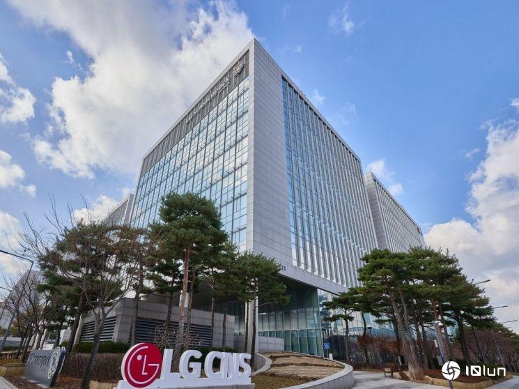 LG CNS大规模招聘AI与机器人领域毕业生
LG CNS计划在下半年招聘100