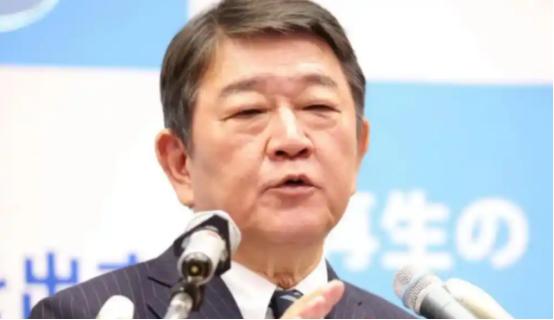 日本哪来的底气对中国发号施令？7月12日，日本外相竟公然要求中国“必须遵守”南海