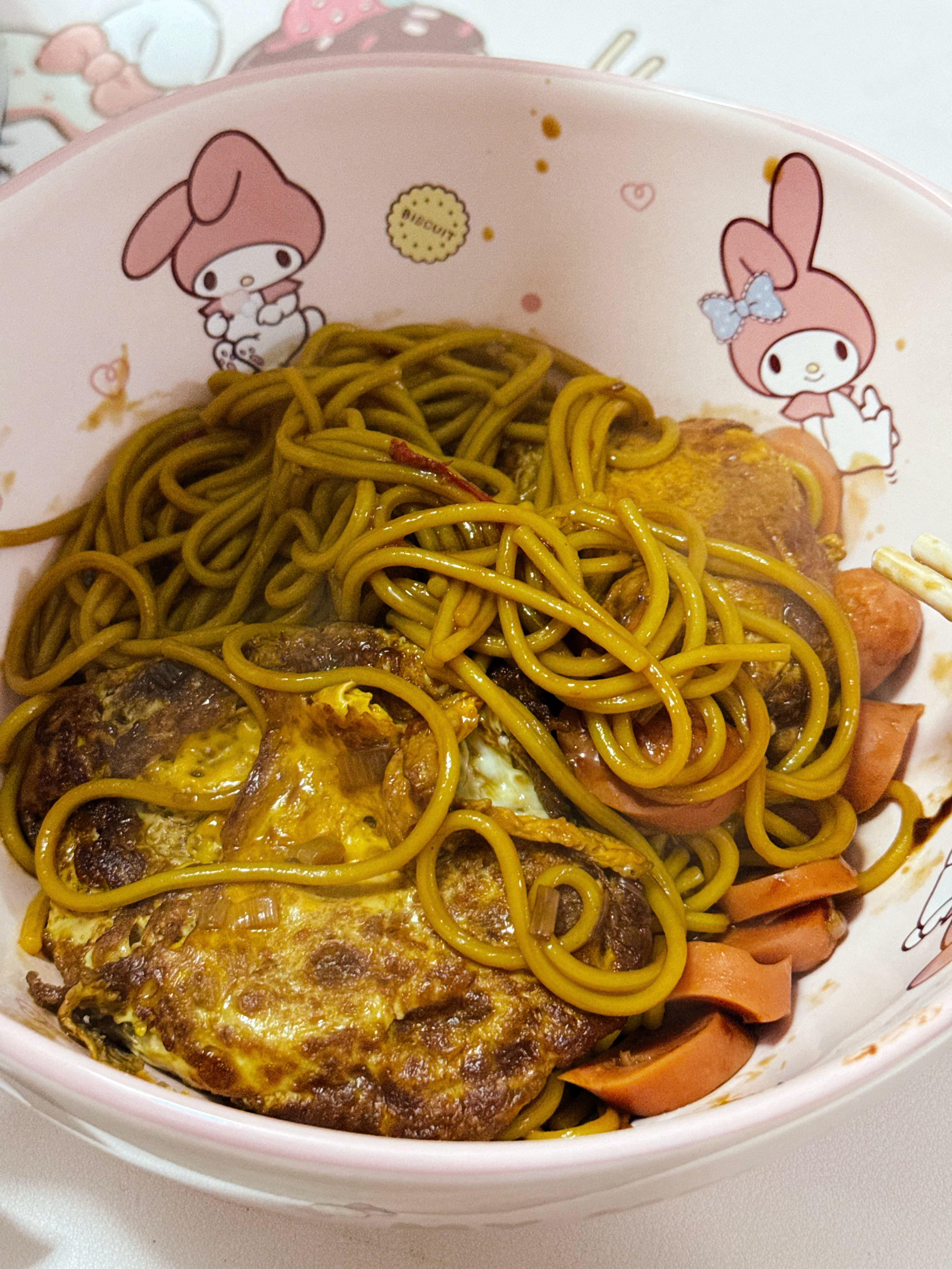 半夜 11 点，到家有饭吃[嘻嘻][嘻嘻]女朋友做的都是新花样，好吃好吃真好吃[