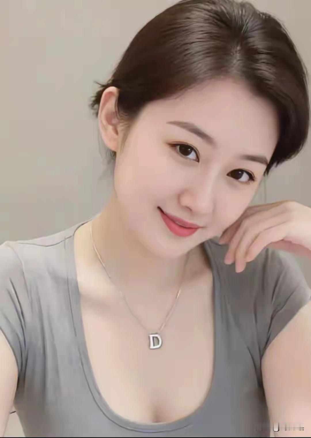 如今娶妻先问房，
延续香火钱称王。
若是平凡寻常汉，
咬定青山不放松。