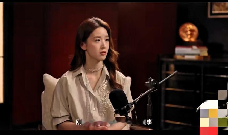 好奇查了下章泽天的出身，
不查不知道，原来是我误会了。
章泽天并不是普通家境出身