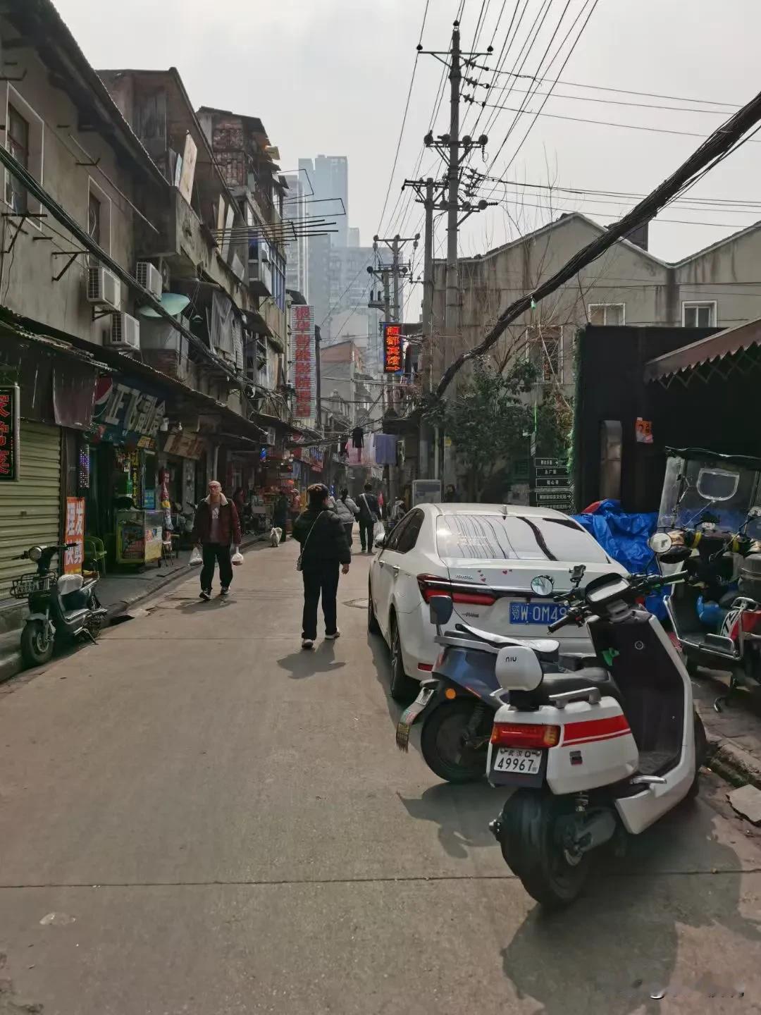 每个城市，都有这样的地方，武汉的这样的地方，更有韵味