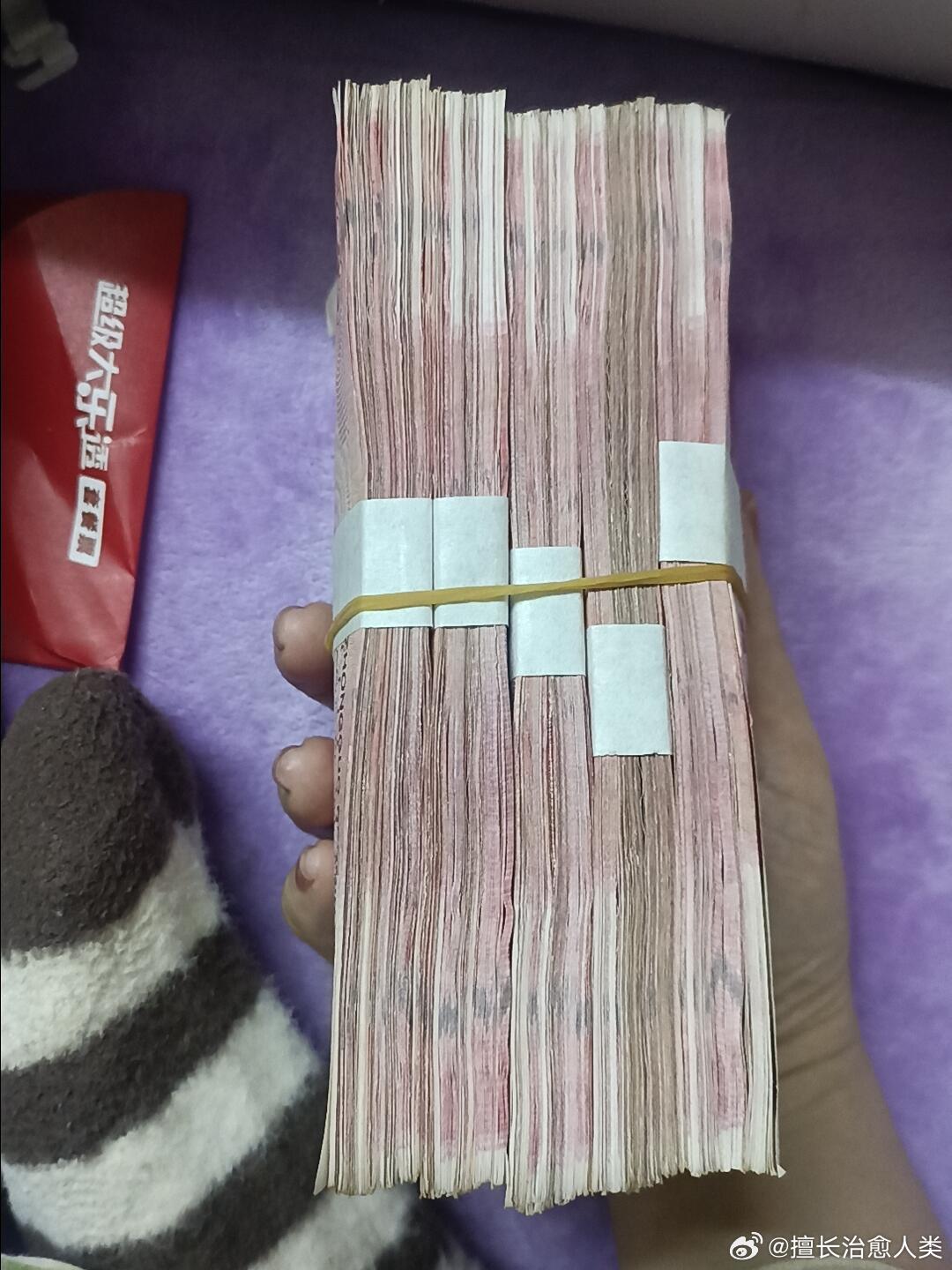 开玩笑要金镯子，婆婆拿出积蓄后我却犹豫了 