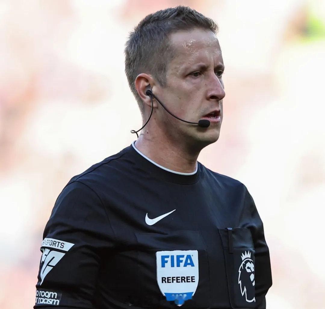 官方：约翰-布鲁克斯将执法阿森纳对布莱顿的比赛，VAR裁判是保罗-蒂尔尼。 