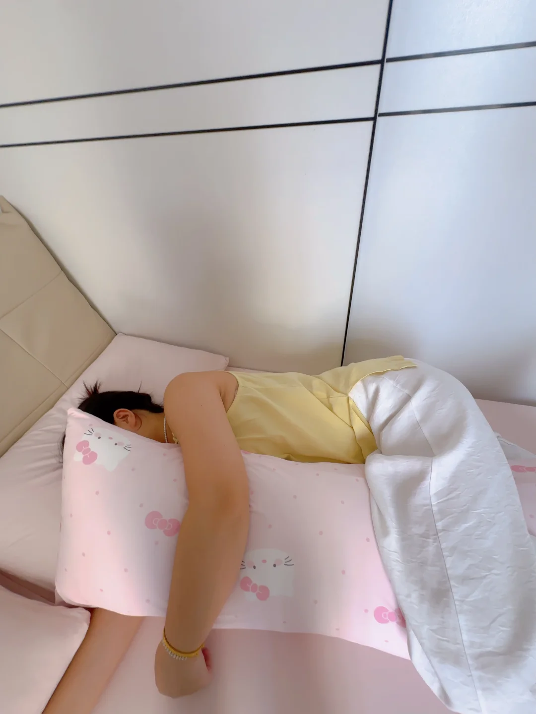 可惜你不爱睡觉😴不然我送你一个凉凉抱枕~