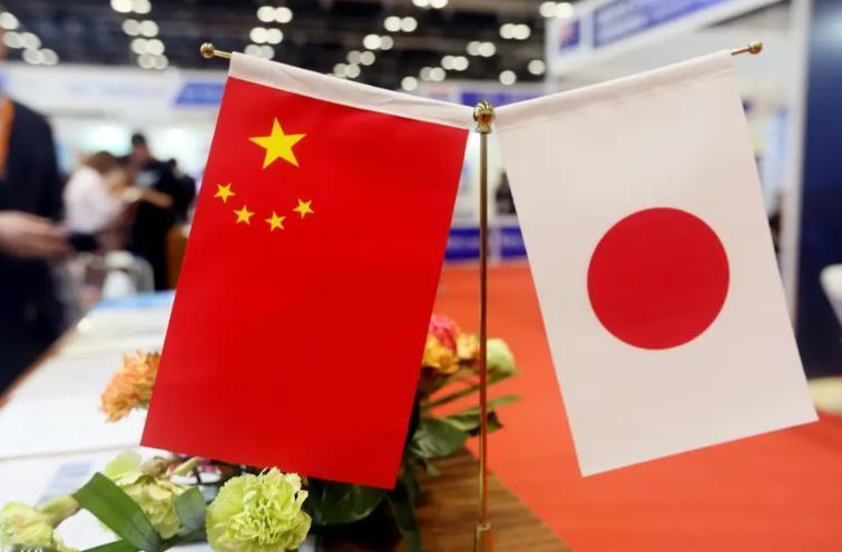 美国在赌，中国也在赌。美国赌的是中国不会轻易动武，不会把战火烧到日本；中国赌的，
