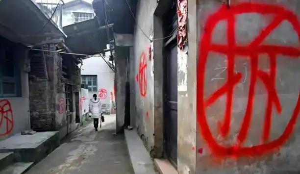 浙江绍兴一个老头，拆迁分了450万，把三个子女叫回来分钱。谁知大儿子直接摆手一分