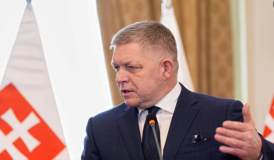 ​斯洛伐克在外交上对乌克兰制裁上持同意的观点，他们反而支持俄罗斯对乌克兰的制裁，