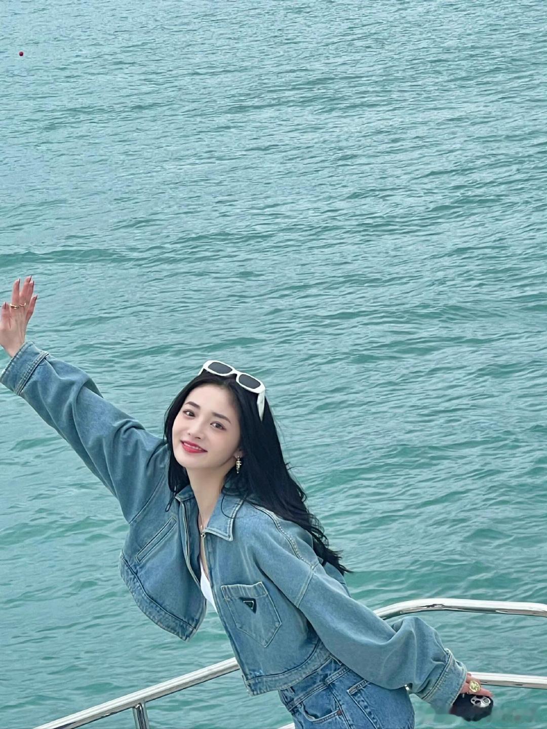 周洁琼孔雪儿终于想起自己是爱豆了 内娱秀粉的狂喜乐章奏响！周洁琼初代选秀实力强劲