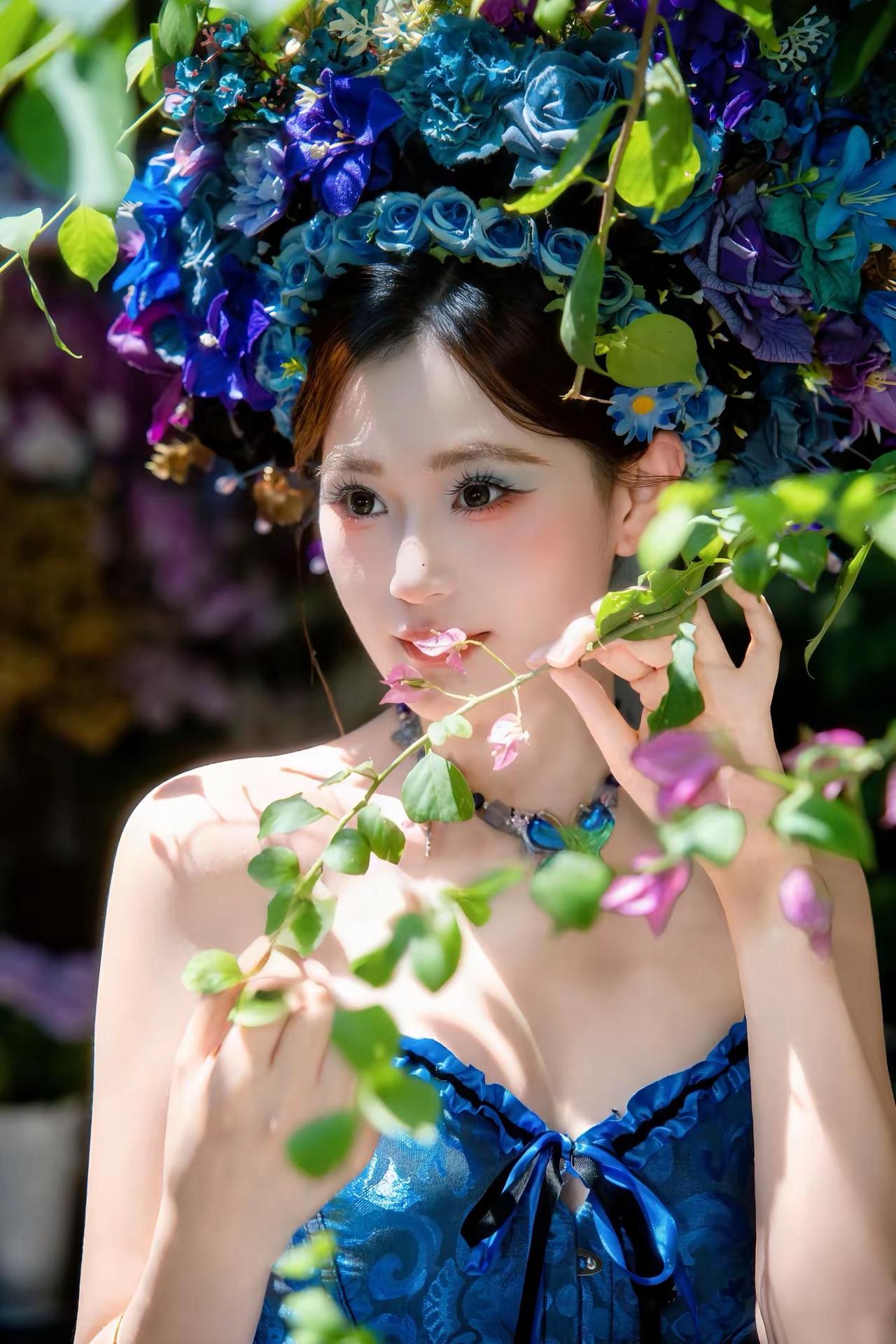 来体验一次浔埔的“头上花园”来世更漂亮。簪花 赵丽颖 出片