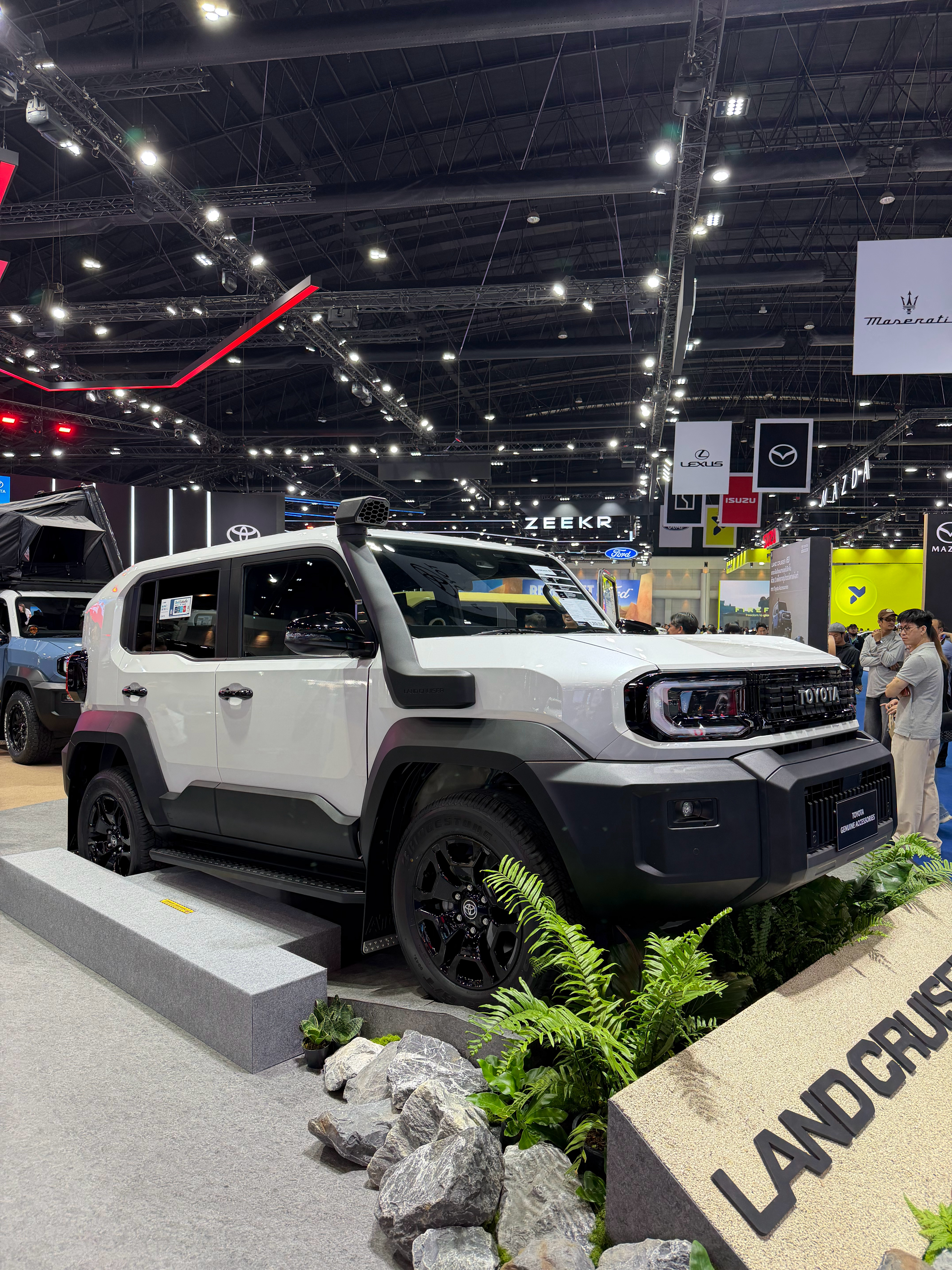 shen车视界 泰国大部分车都非常贵，尤其是BBA，奥迪Q3，249.9万泰铢，