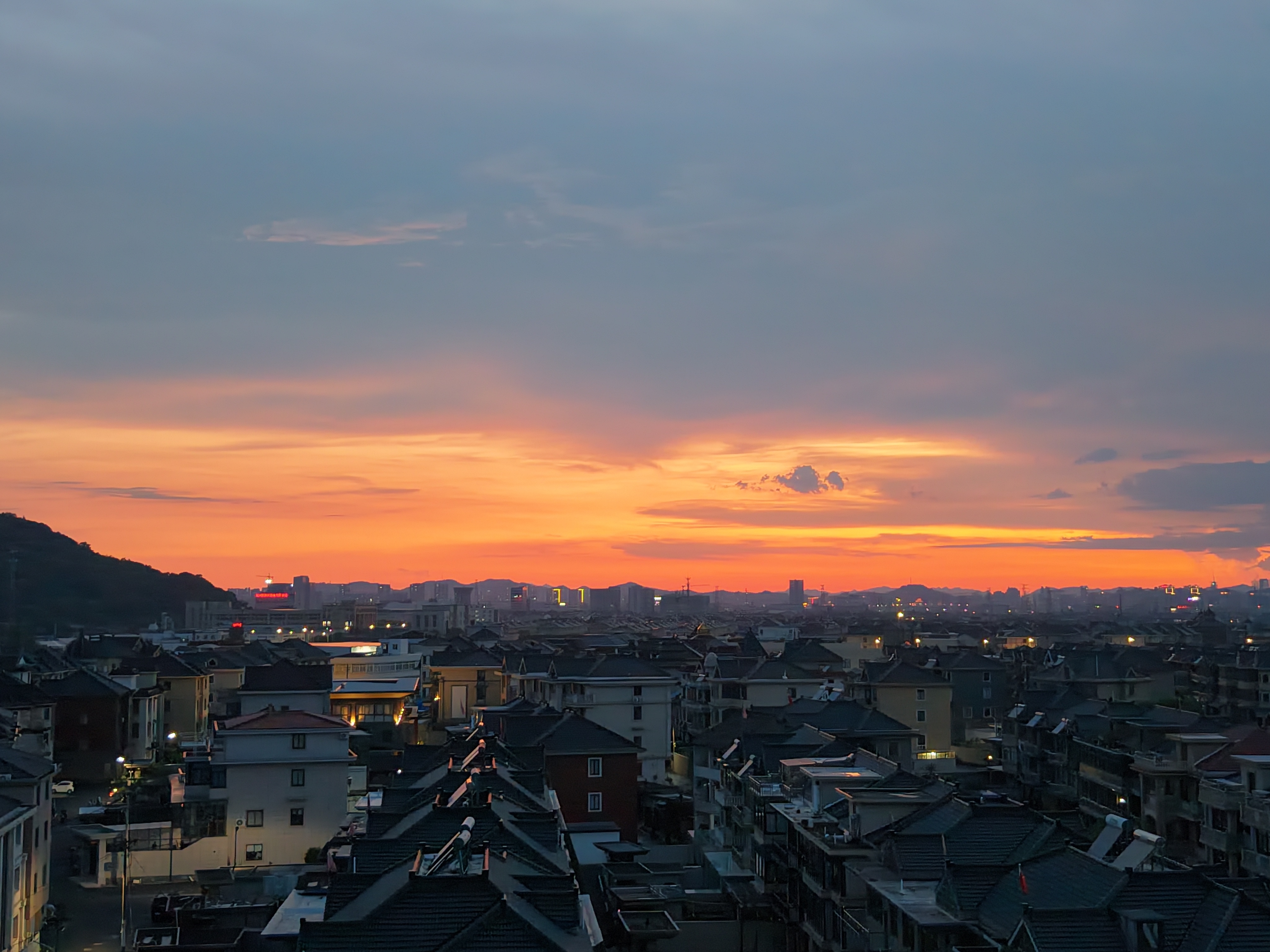 天边出现了 好看云霞🌆 