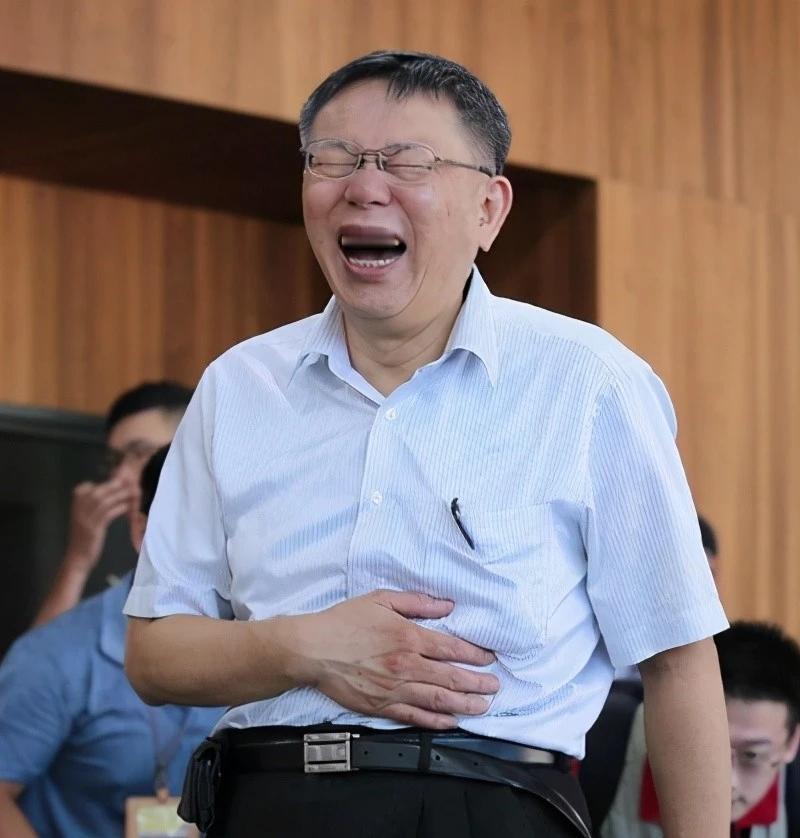 柯文哲活出自己讨厌的人！柯文哲深陷政治献金风波之际，其妻子陈佩琪又被曝出曾查看价