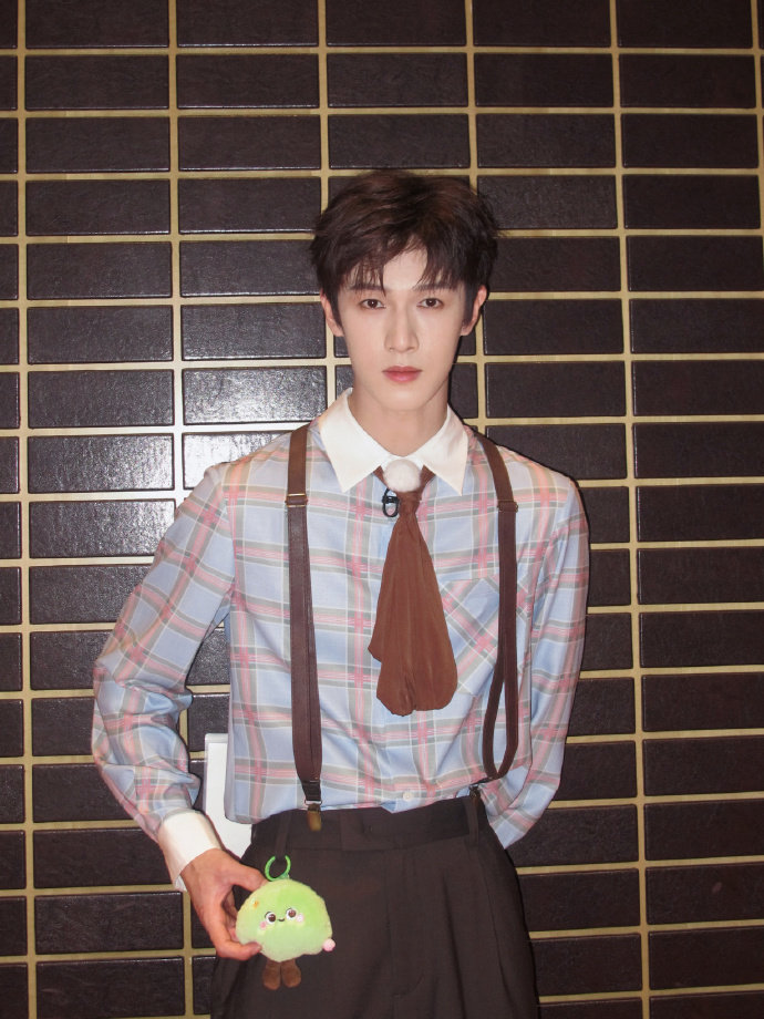 李昀锐奔跑吧新一季出发 李昀锐新一季出发照 李昀锐新一季出发照 