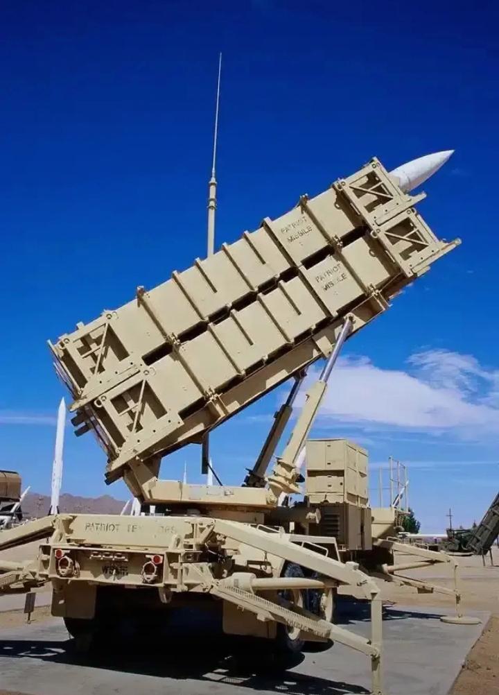 这回懂王一出手就是111亿美元的大单，看着挺唬人，仔细一瞧全是美军淘汰的“破铜烂