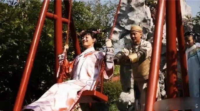 电视里的甄嬛VS实际上的甄嬛，绷不住了[允悲] ​​​