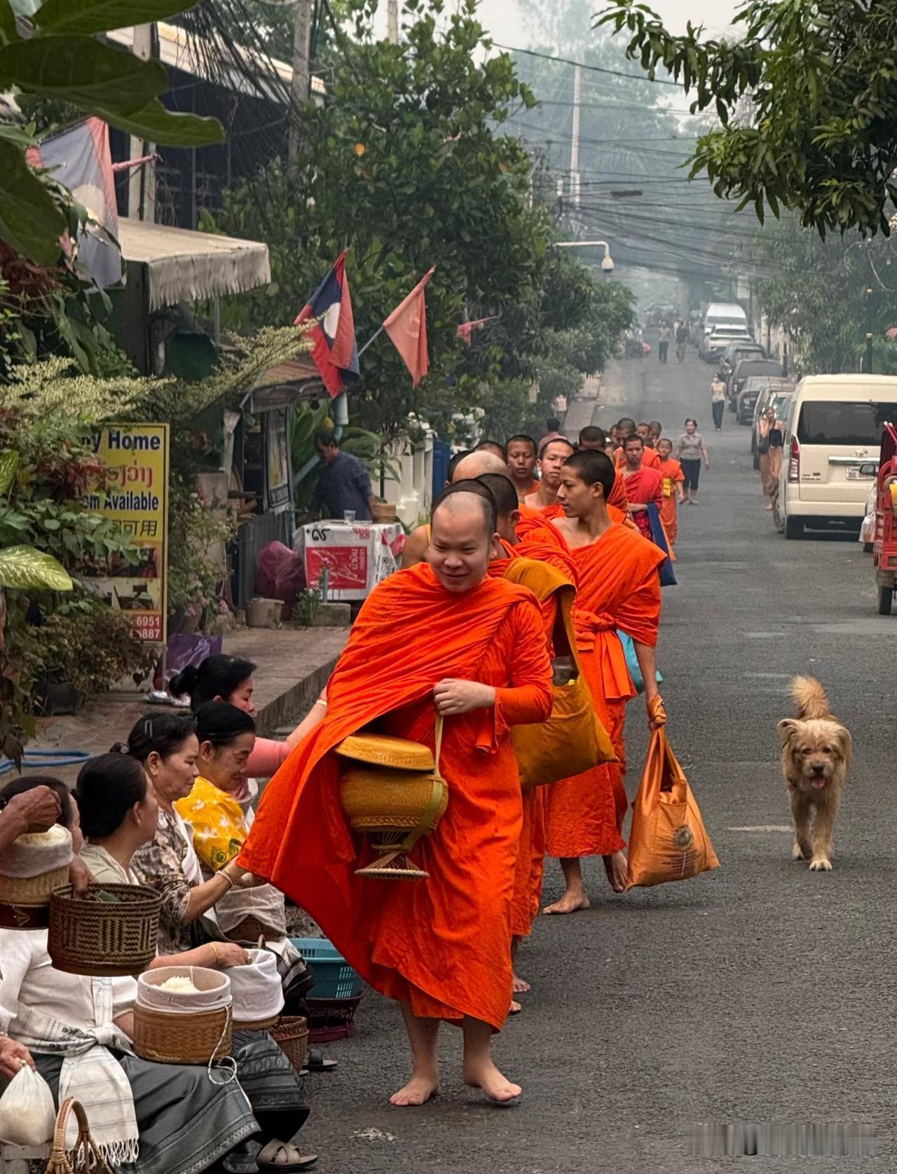 格局拉满！很多人都忽略了老挝的发展智慧，这个国土不大的东南亚国家，全国总人口仅7