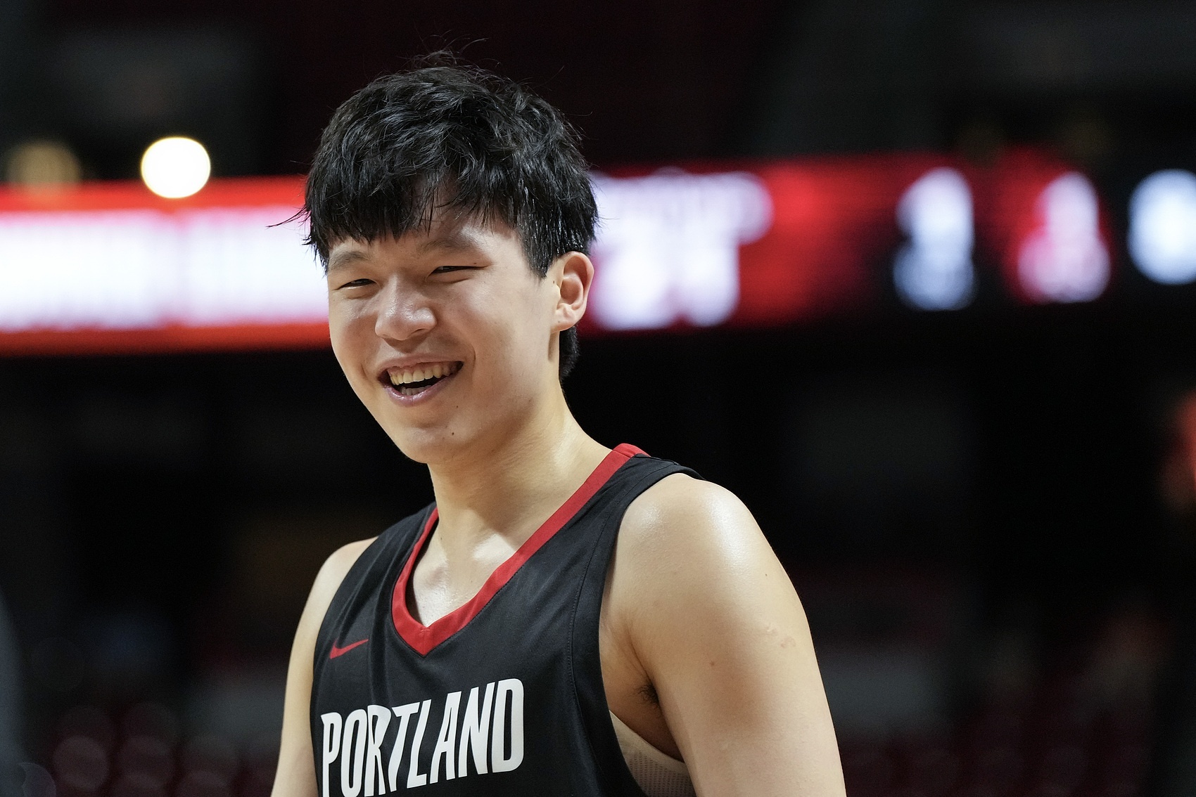 填满数据栏！杨瀚森开拓者首秀10分4板5助3帽1断[努力]NBA夏季联赛，开拓者