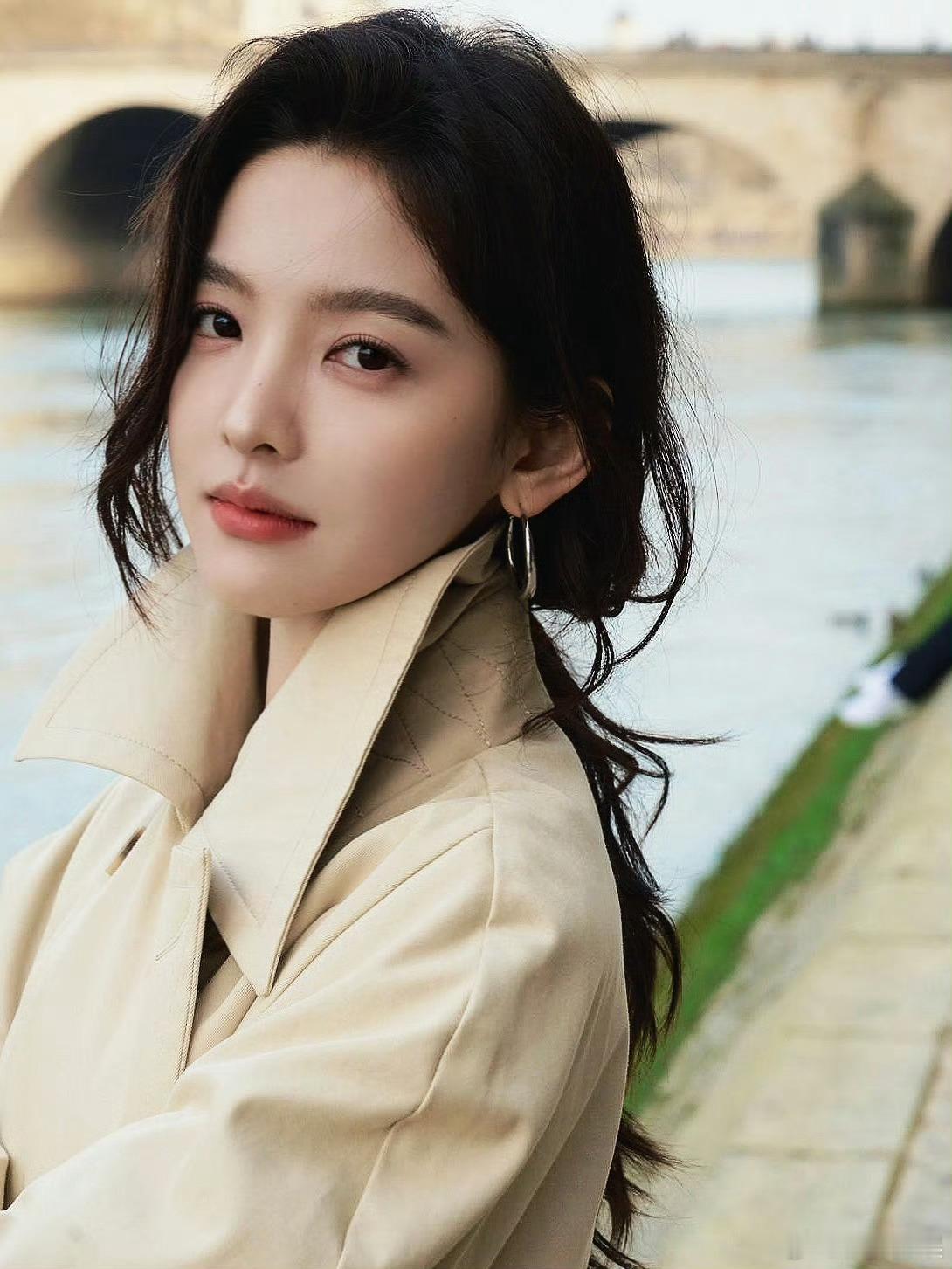 章若楠慢慢游荡章若楠化妆沈千盏章若楠化妆沈千盏，自己化的妆好看，好耶 