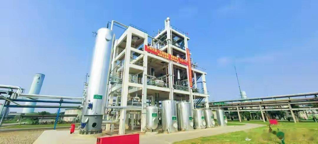 世界首创！我国CO₂加氢制航空燃料技术国际领先8月17日，由清华大学、四川金象赛