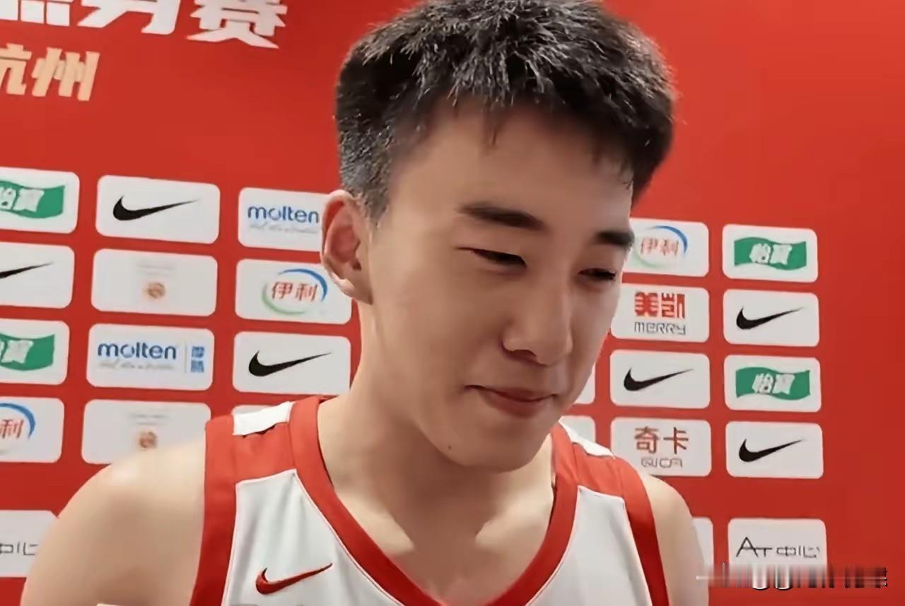 王俊杰非常谦虚！

热身赛！中国男篮91:81击败澳大利亚男篮，王俊杰全场出战2