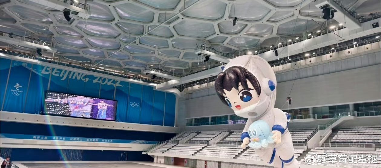 张杰鸟巢演唱会玩不过来了 从快闪店到专属展览馆，场外内容丰富到玩不过来，越逛越期