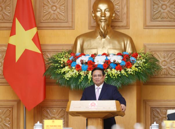 越南连遮羞布都不要了！与特朗普签下“历史性协议”后，越南不到四天就对中国出手，征