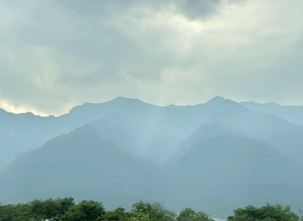 他们说留句号没用，要打很多很多字 小宝宝，姨姨等你结果“我看远山，远山悲悯”宁波