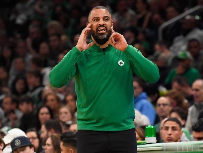 白玉兰很多人都并不认可火箭主教练乌度卡，但是前NBA的中锋钱宁·弗莱在一档节目当