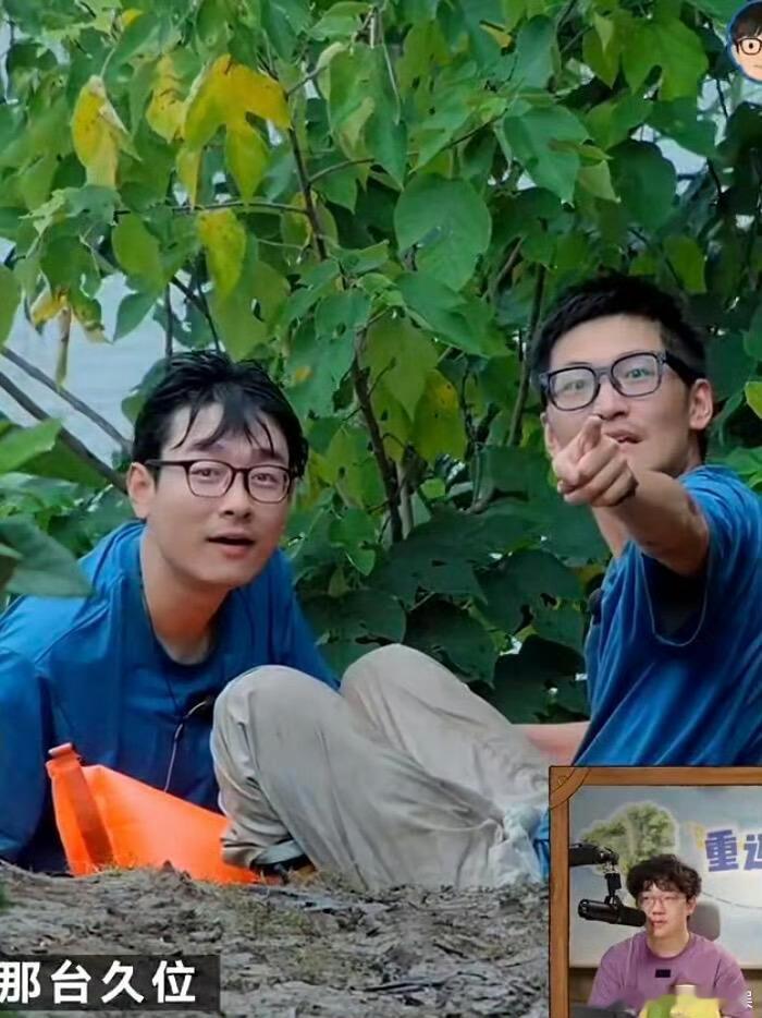 Tim和中国Boy疑似打架Tim和中国Boy直播中打架户外综艺直播现场突发矛盾，