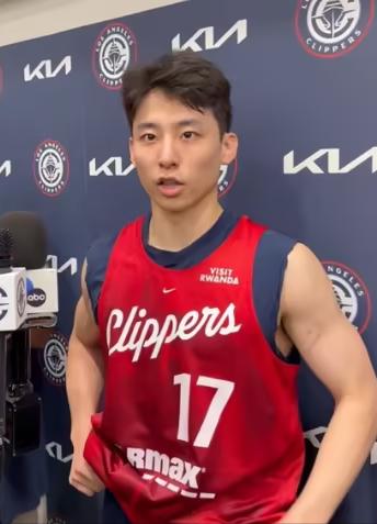 向加兰和瓦格勒取经，还想与库里一较高下？河村勇辉的野心已然显露无遗。

快船队后