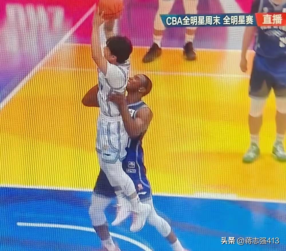 全明星赛本来迪亚洛是徐杰竞争MVP最大的对手，后面发现比赛也是充满了人情世故，最