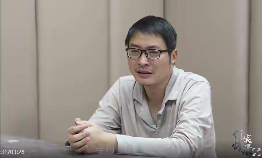 中学校长上任仅仅4个月就抓了，因为他把黑手伸向了学生口粮！

所有校长听了王春的