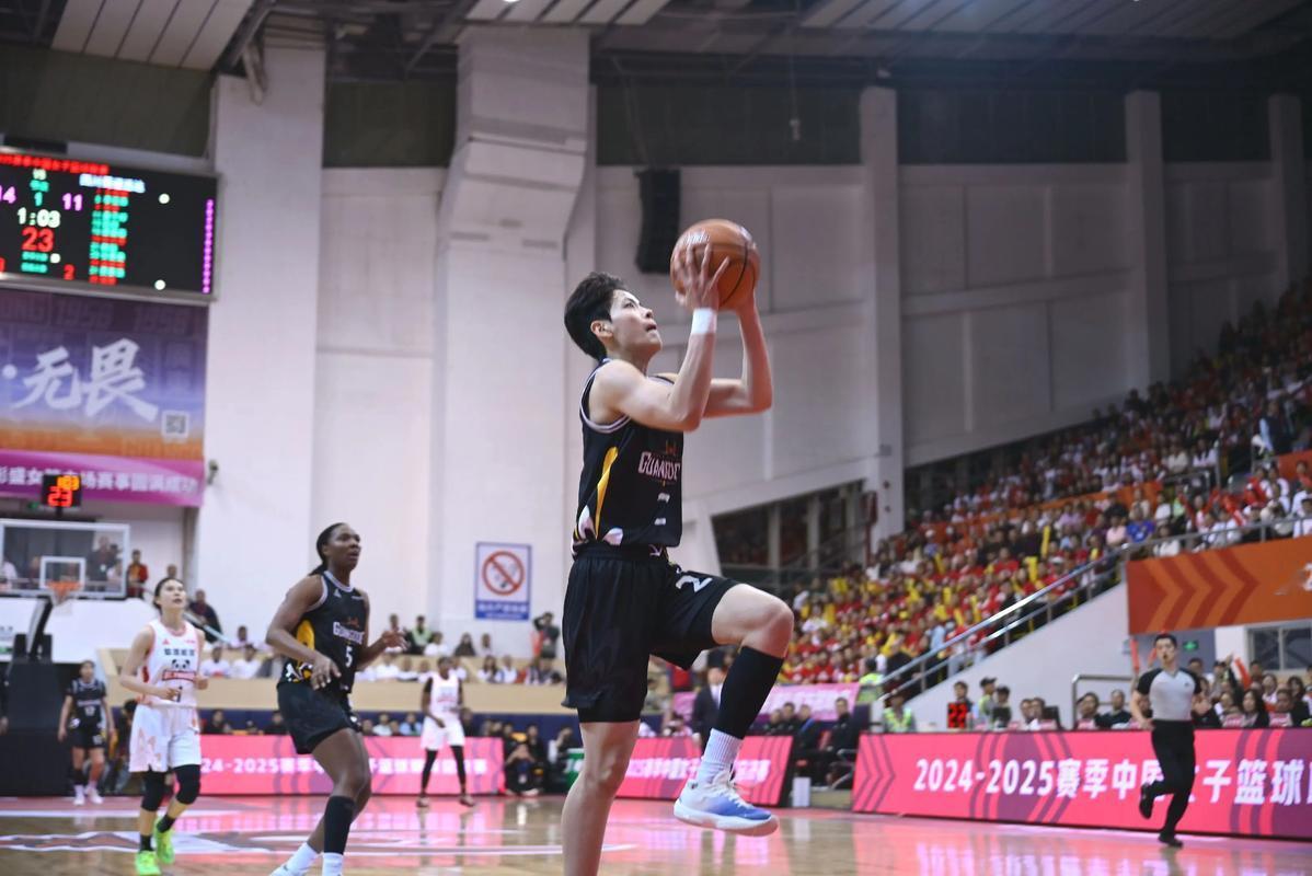 今晚东莞女篮战江苏女篮，谁会赢？

我自己认为，最终肯定是东莞女篮赢！更何况，今