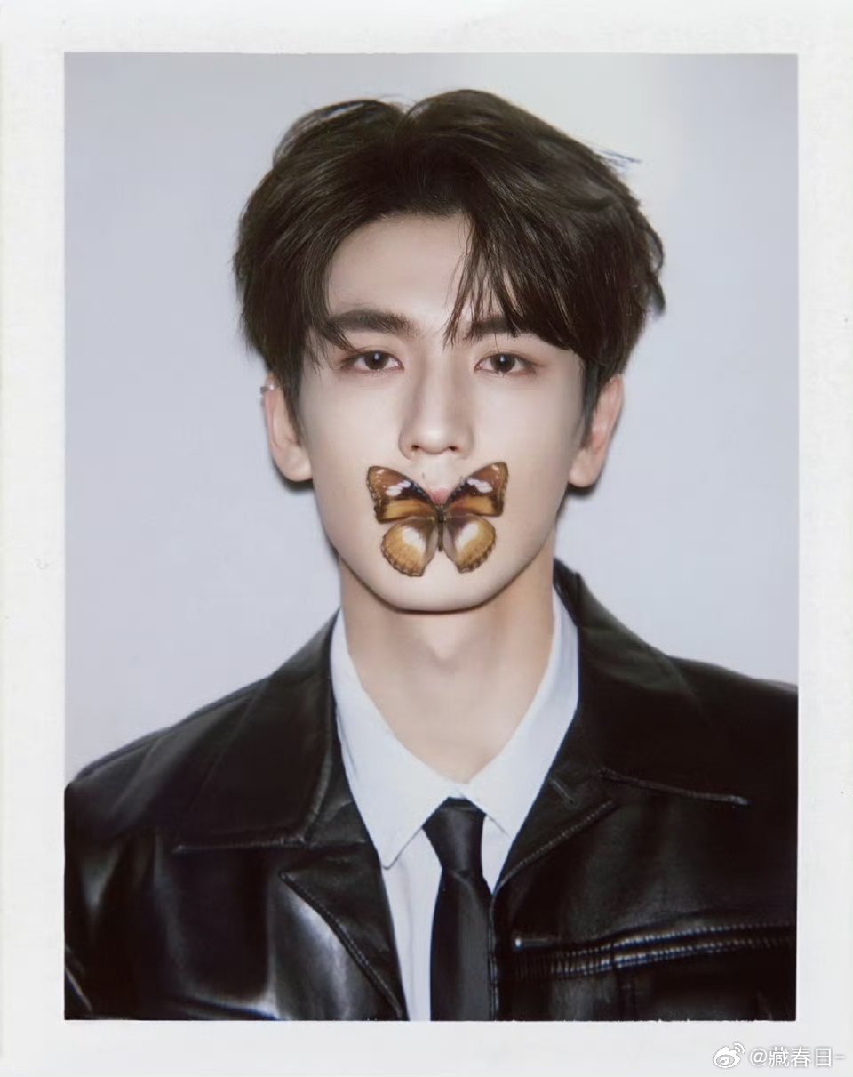 张凌赫工作室拍出了张凌赫的死角，昨天刷到差点没两眼一黑晕过去，明明这么帅的脸！！