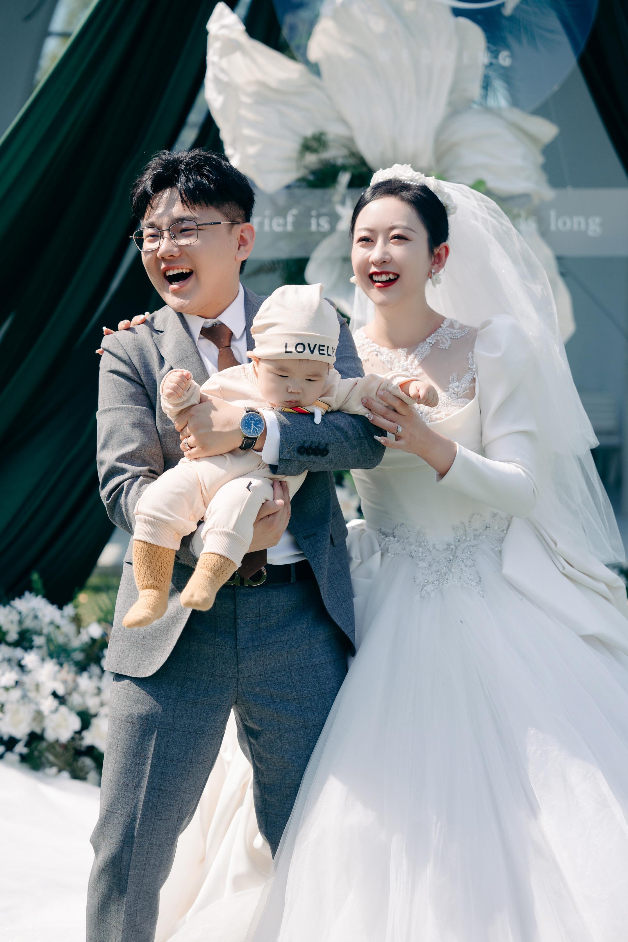 结婚纪念日快乐。邓布利多 你说的对 爱是世界上最伟大的魔法