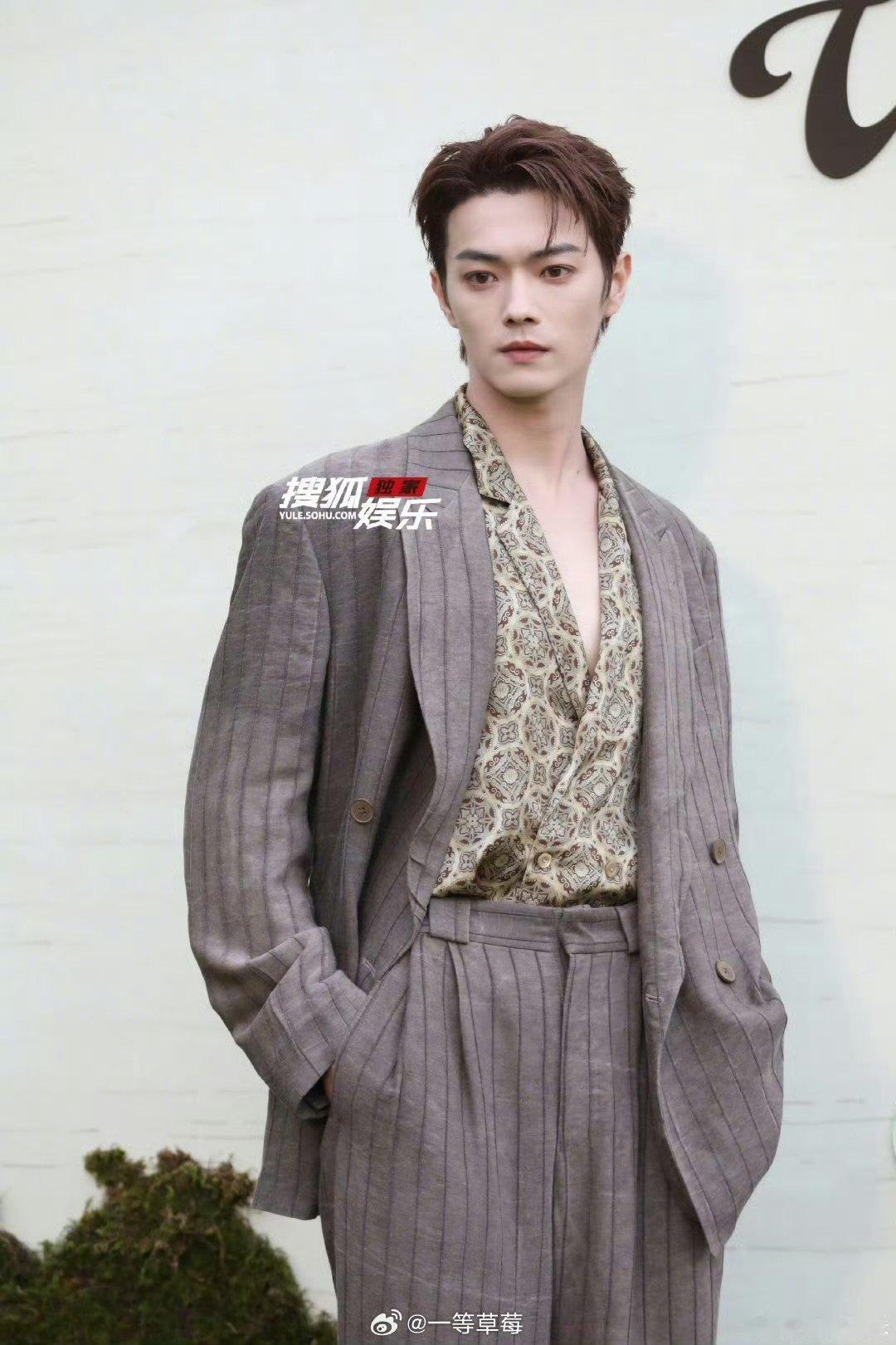 VOGUE男星生图VOGUE男星红毯生图 哇趣 