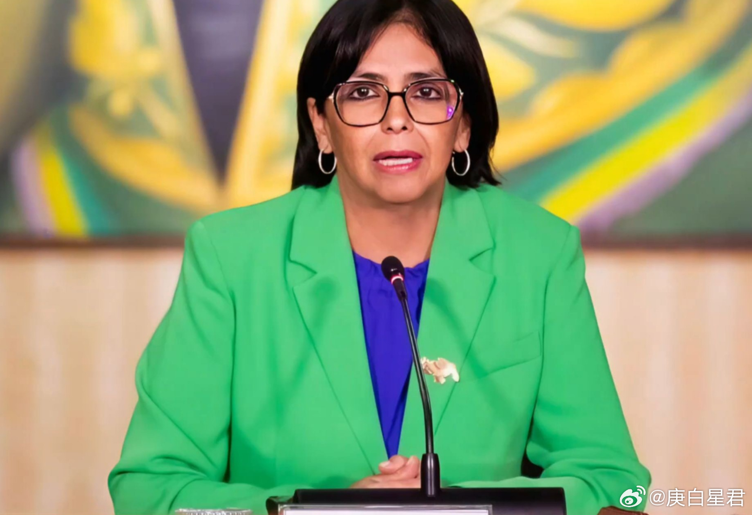 委内瑞拉还是跪下了！前几天，美国内政部长亲口证实，价值一亿美元的委内瑞拉黄金已经