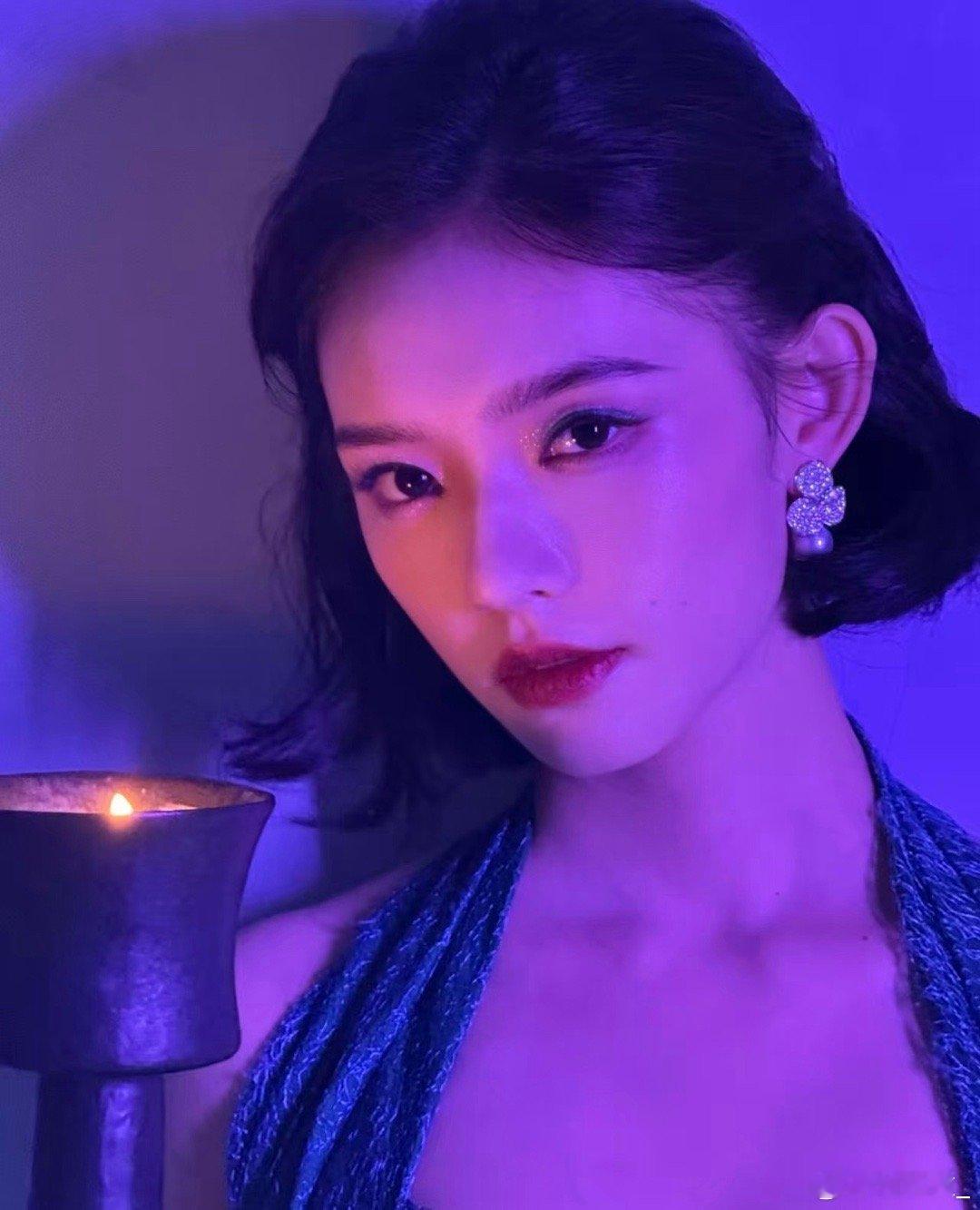 林允林品如发型 林允顶着林品如的发型美出天际，举手投足都是风情万种！！ ​​​